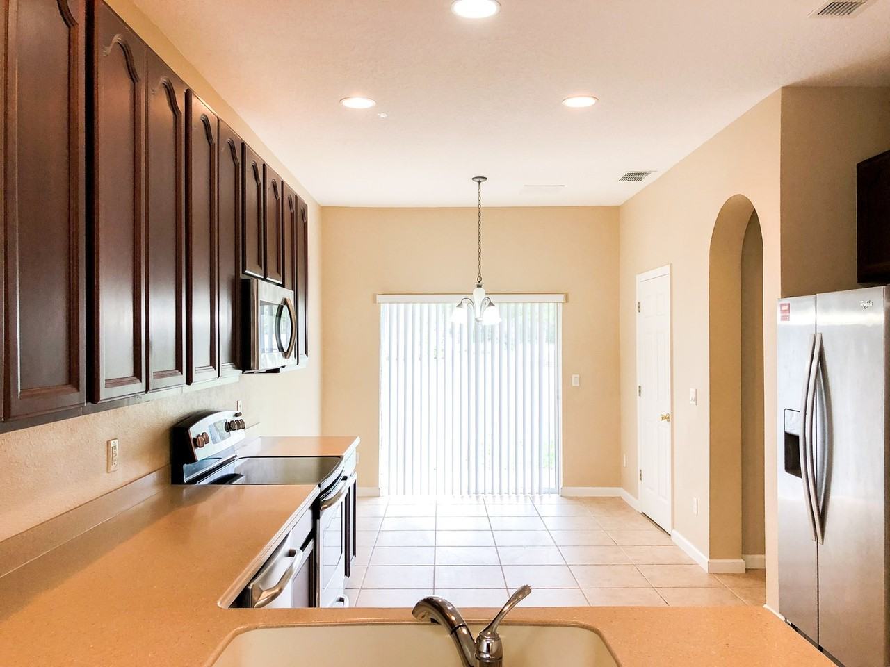 10303 Park Commons Dr - Photo 7 of 29