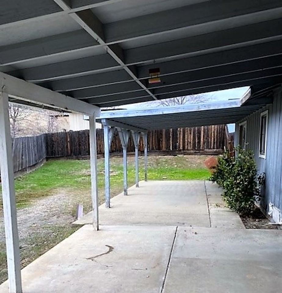 746 Redwood Blvd - Photo 5 of 5