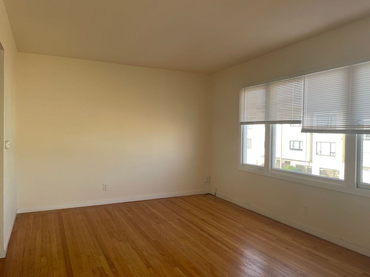 3631 Judah St - Photo 6 of 18