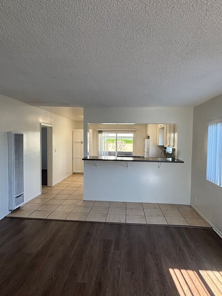 841 W 5th St #4 - Photo 2 of 26