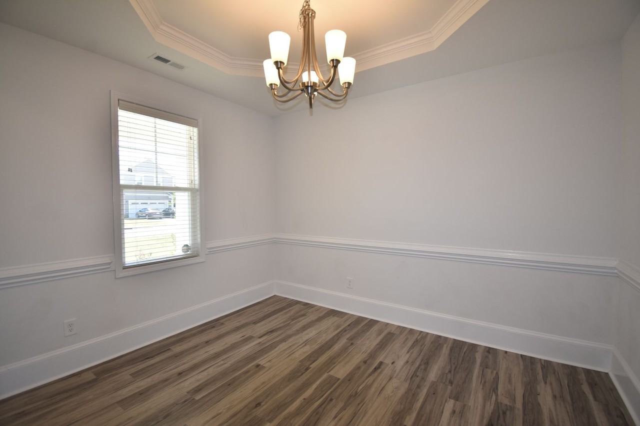 496 Weston Woods St - Photo 4 of 35