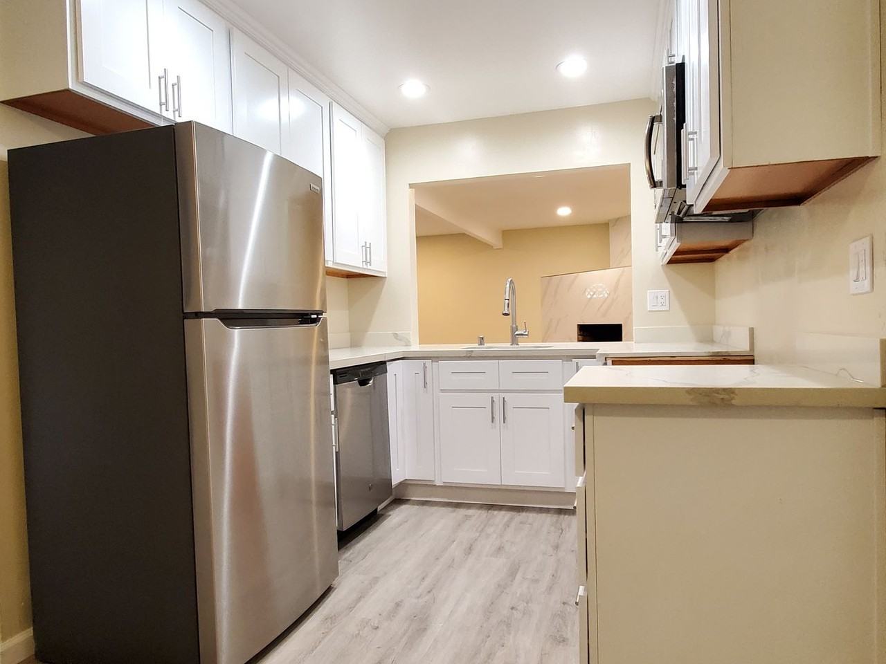 156 Lonetree Ct - Photo 2 of 9