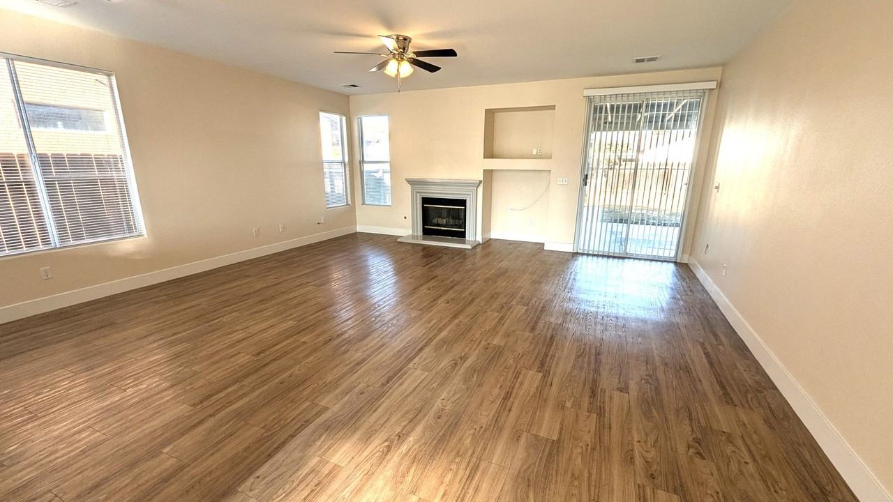 1958 Monache Ave - Photo 2 of 14