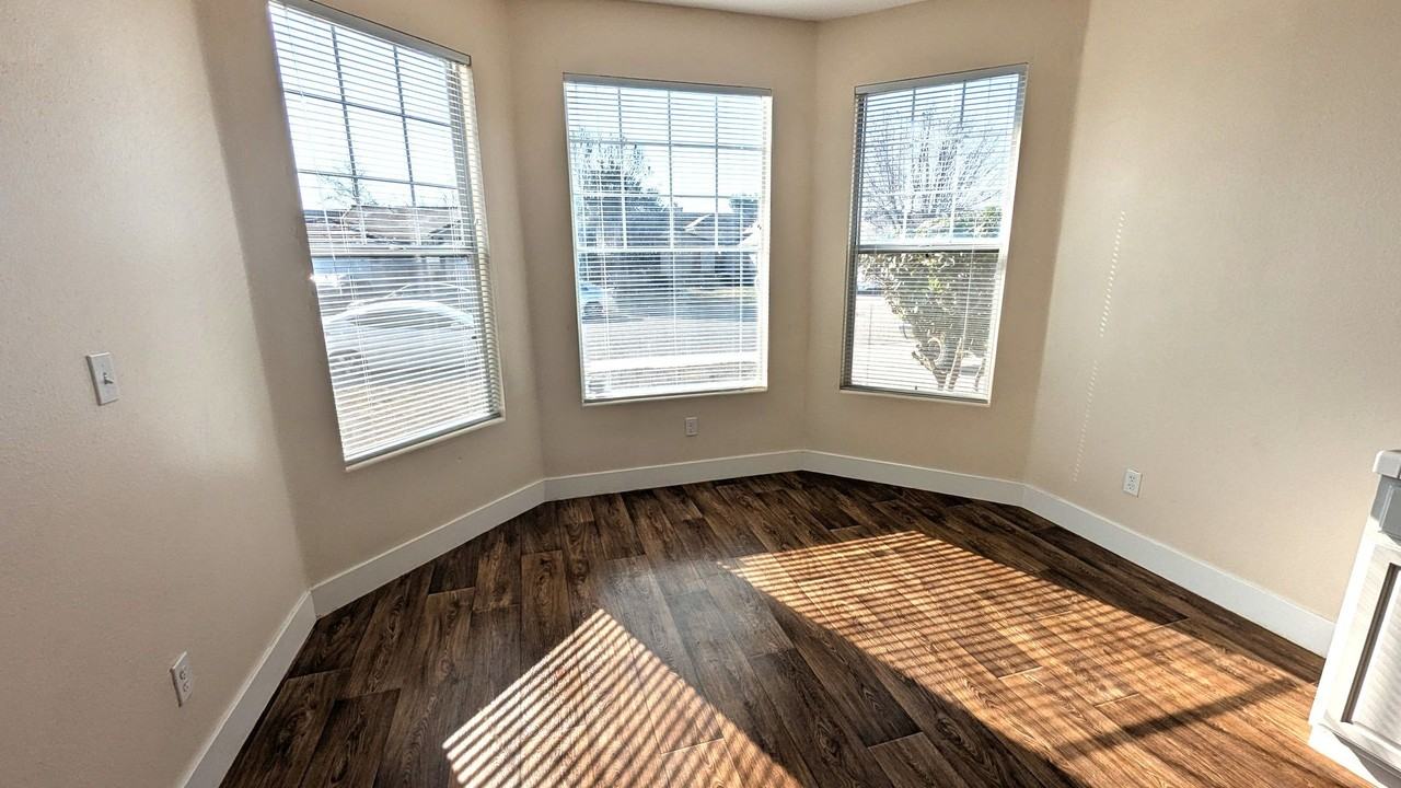 1958 Monache Ave - Photo 5 of 14