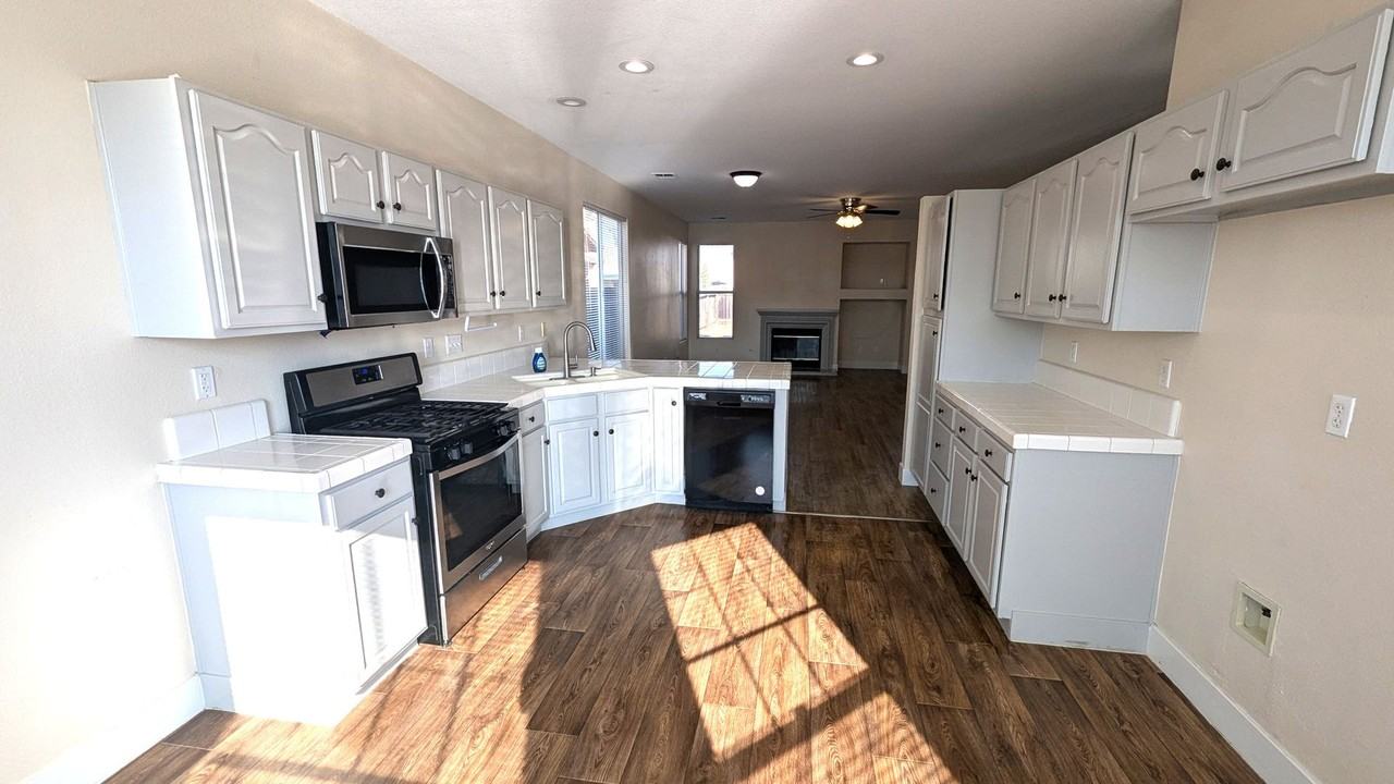 1958 Monache Ave - Photo 6 of 14