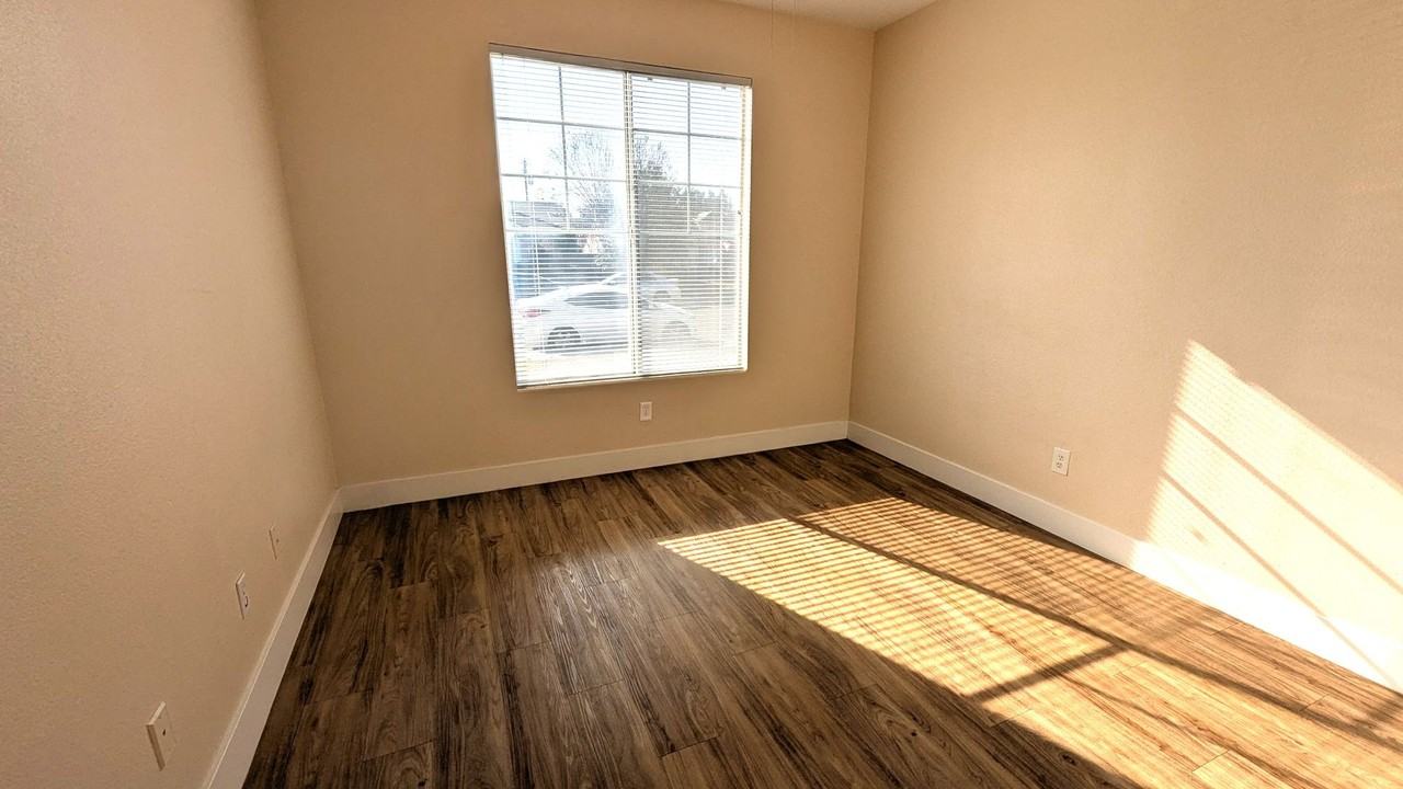 1958 Monache Ave - Photo 7 of 14