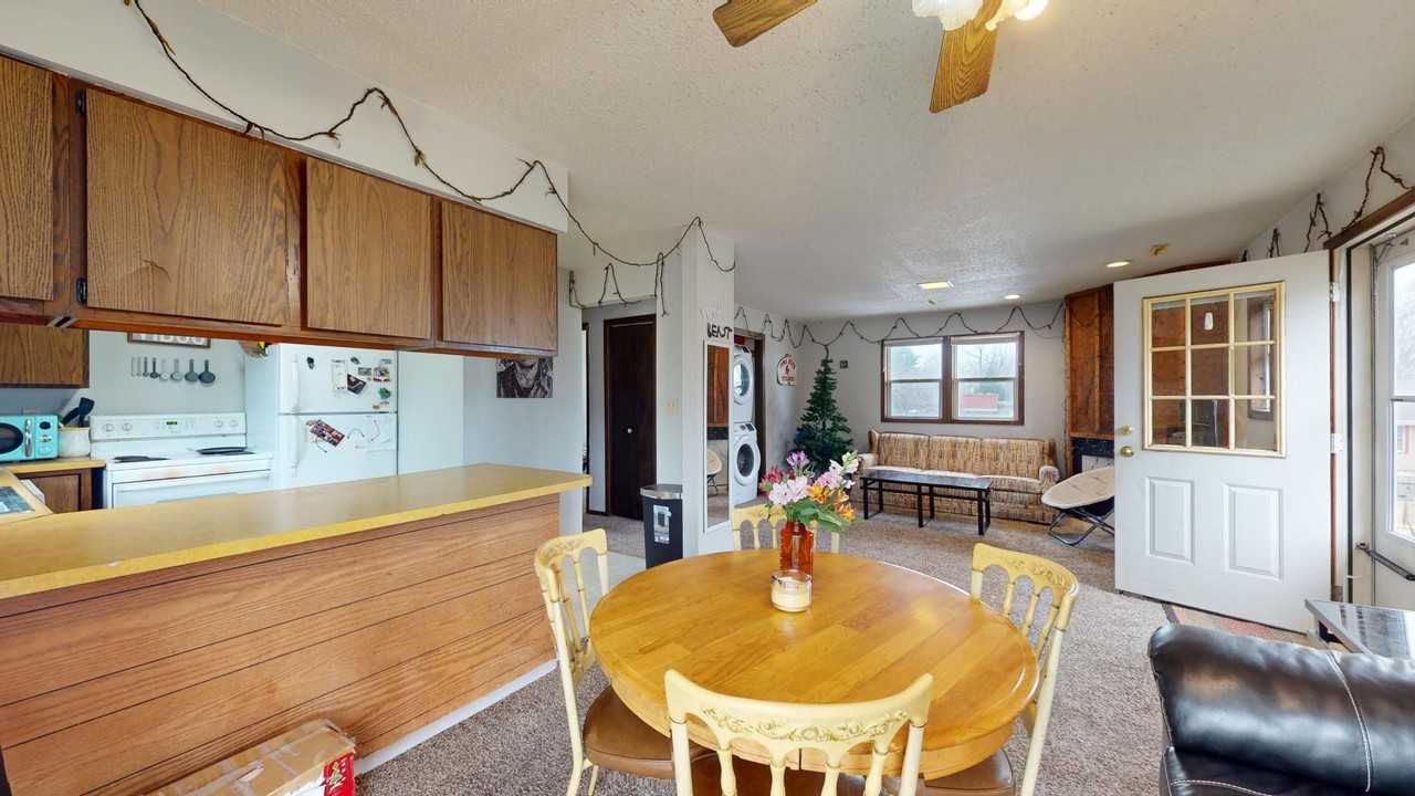 1240 Michigan Ave - Photo 2 of 20