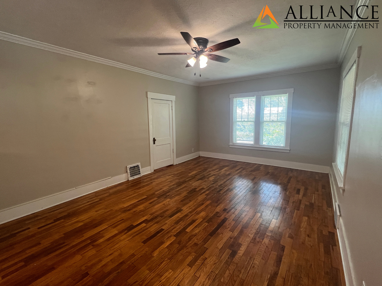 1431 Yuma St - Photo 3 of 28