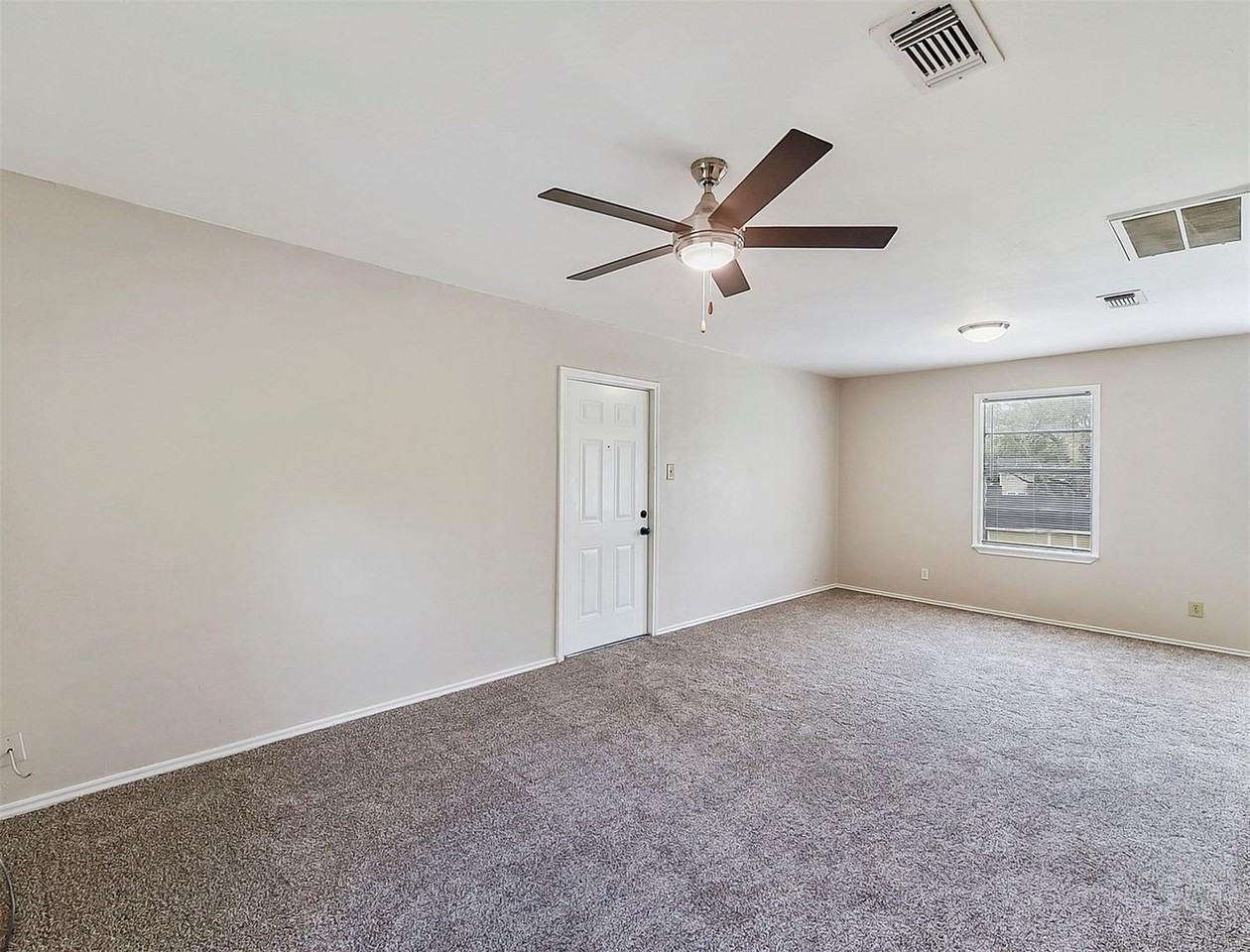 7357 1/2 Brace St - Photo 6 of 13