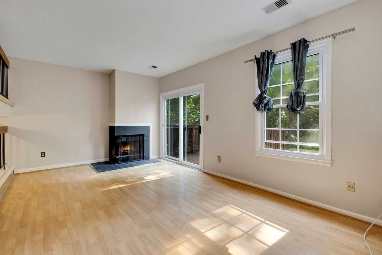 1721 Logmill Ln - Photo 7 of 37