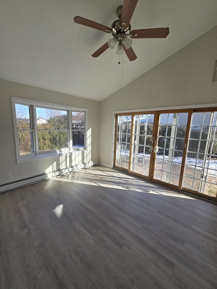 895 Salem Dr - Photo 6 of 8