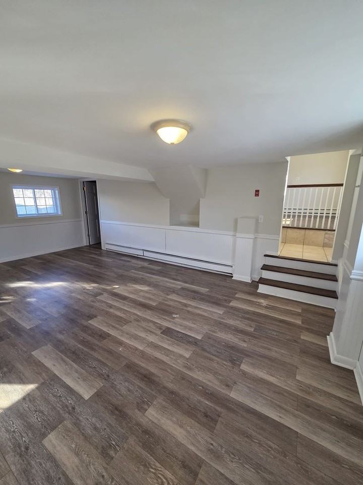 895 Salem Dr - Photo 7 of 8