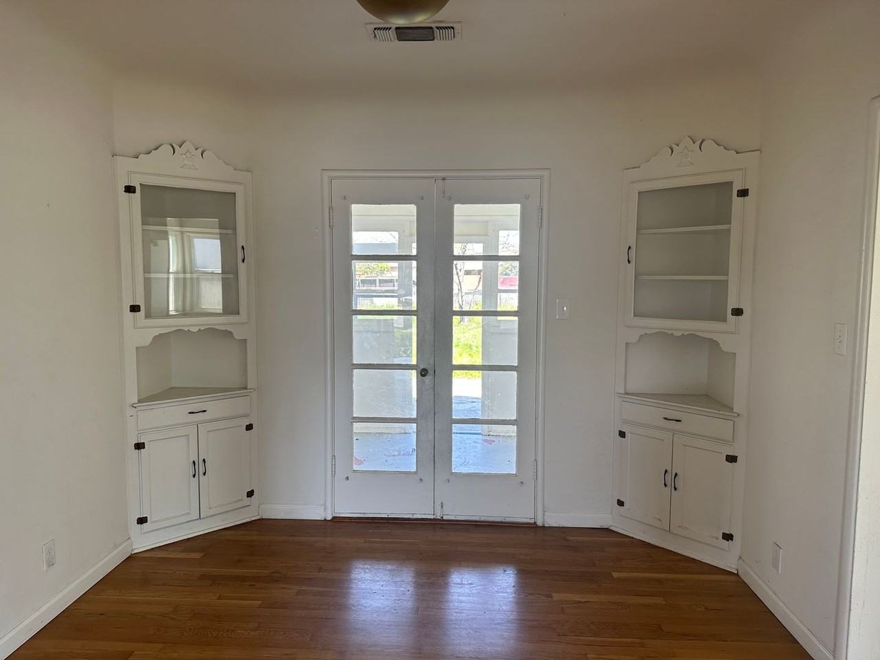 606 W Florinda St - Photo 3 of 7