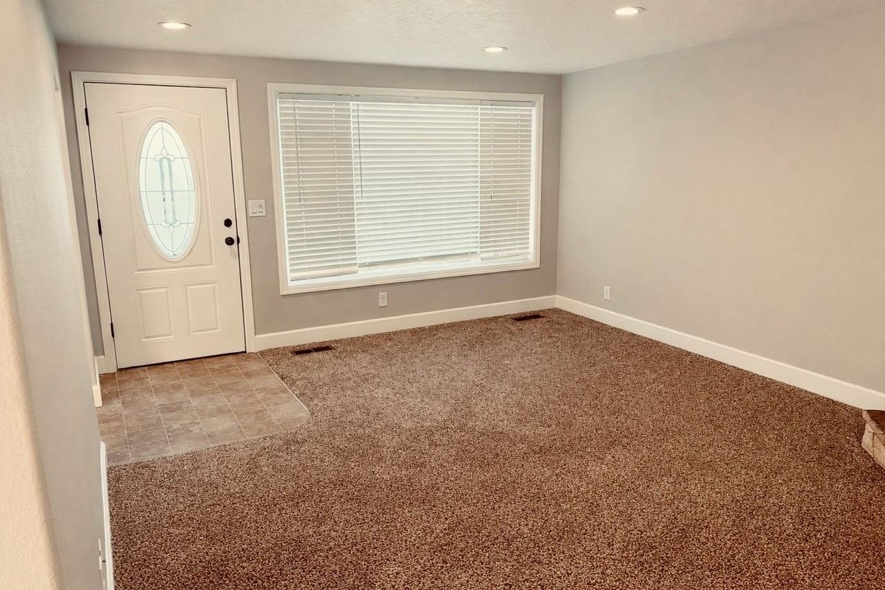 4930 Song Sparrow St Ne - Photo 7 of 23