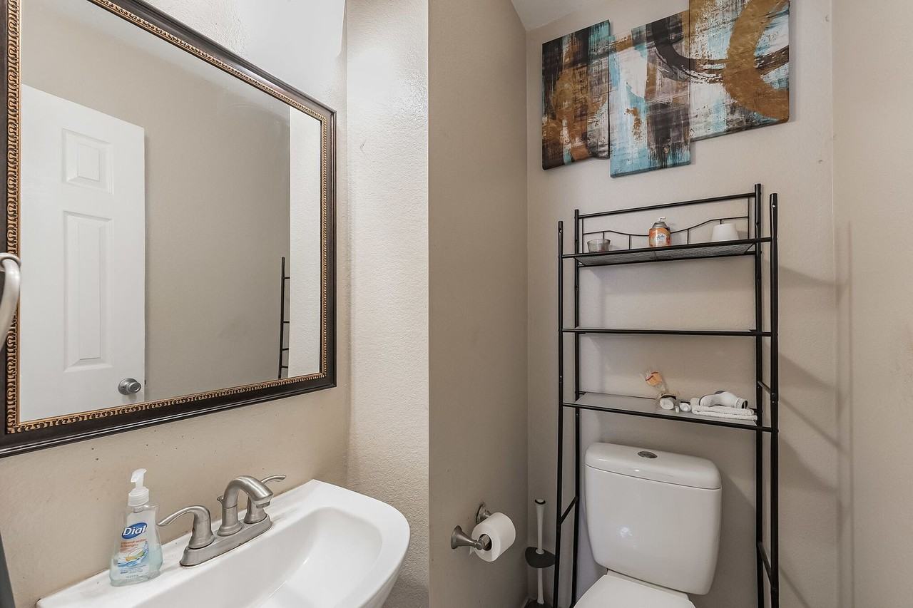 17414 Bishopsgate Dr - Photo 4 of 31