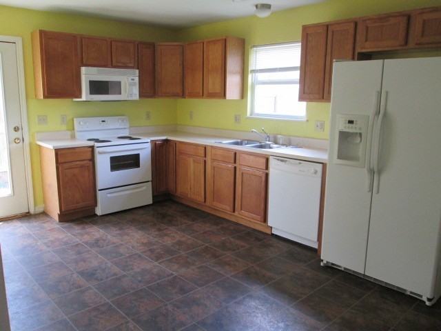 1422 Dean Ave - Photo 3 of 8