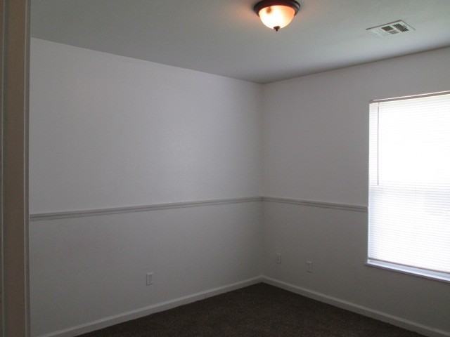 1422 Dean Ave - Photo 4 of 8