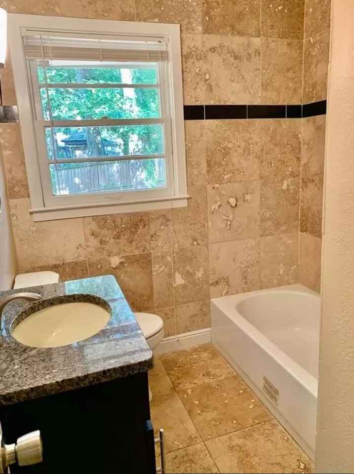 1757 Flintwood Dr Se - Photo 4 of 8