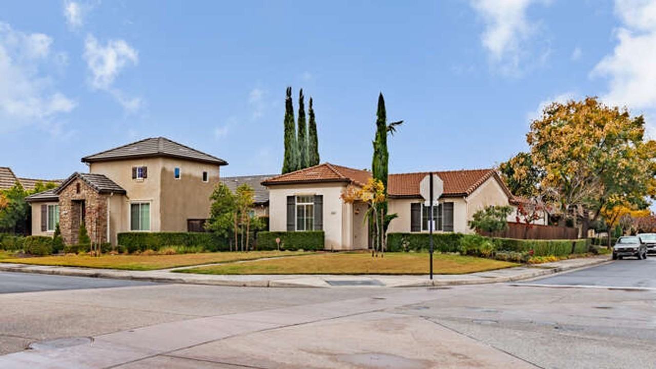 1898 N Highland Ave - Photo 2 of 27