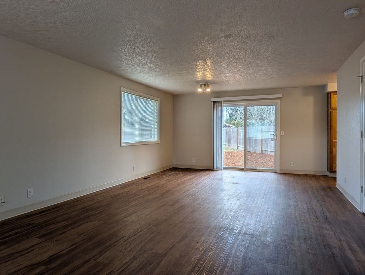 4776 Spring Meadow Ave - Photo 4 of 25