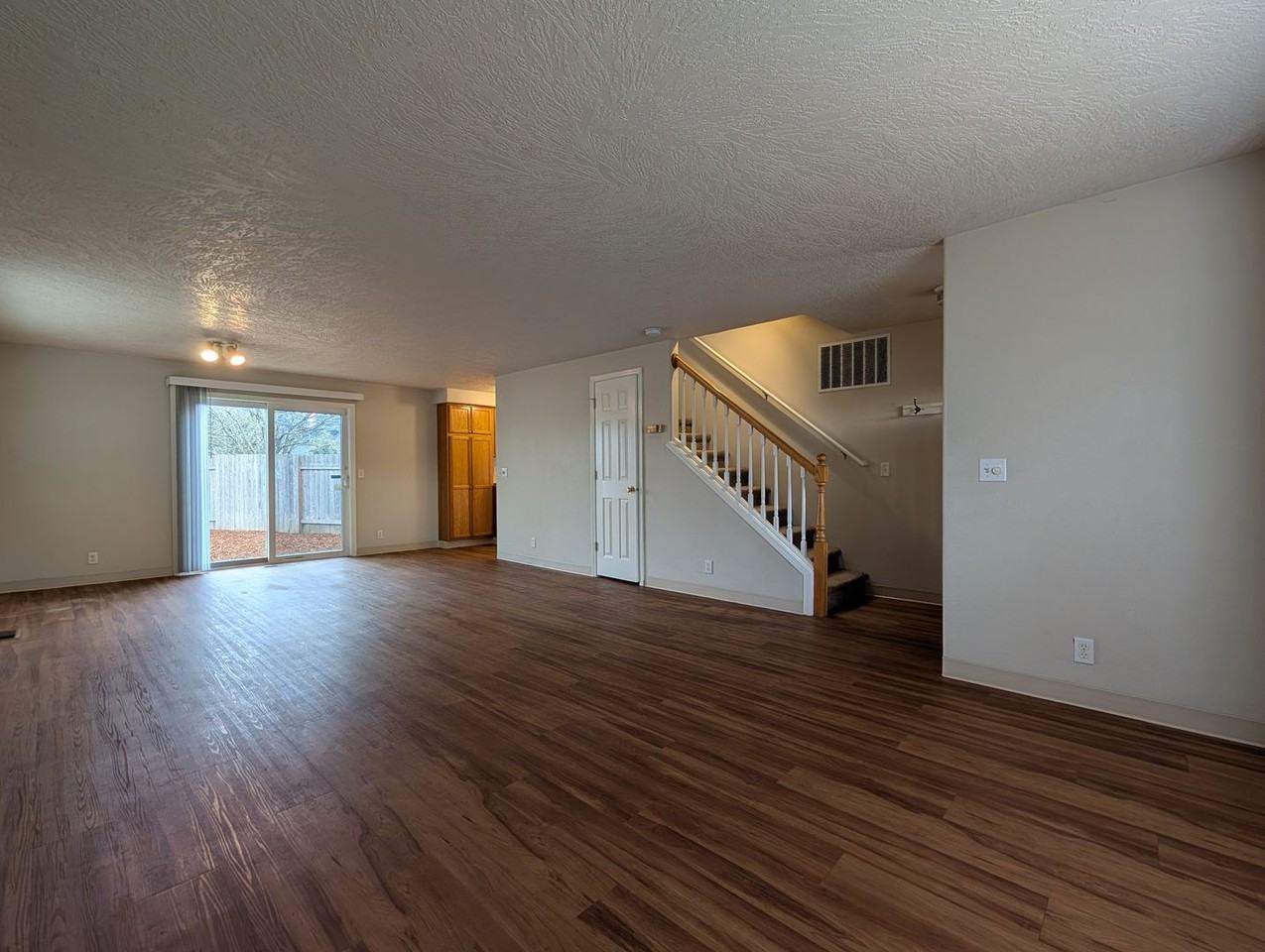 4776 Spring Meadow Ave - Photo 5 of 25