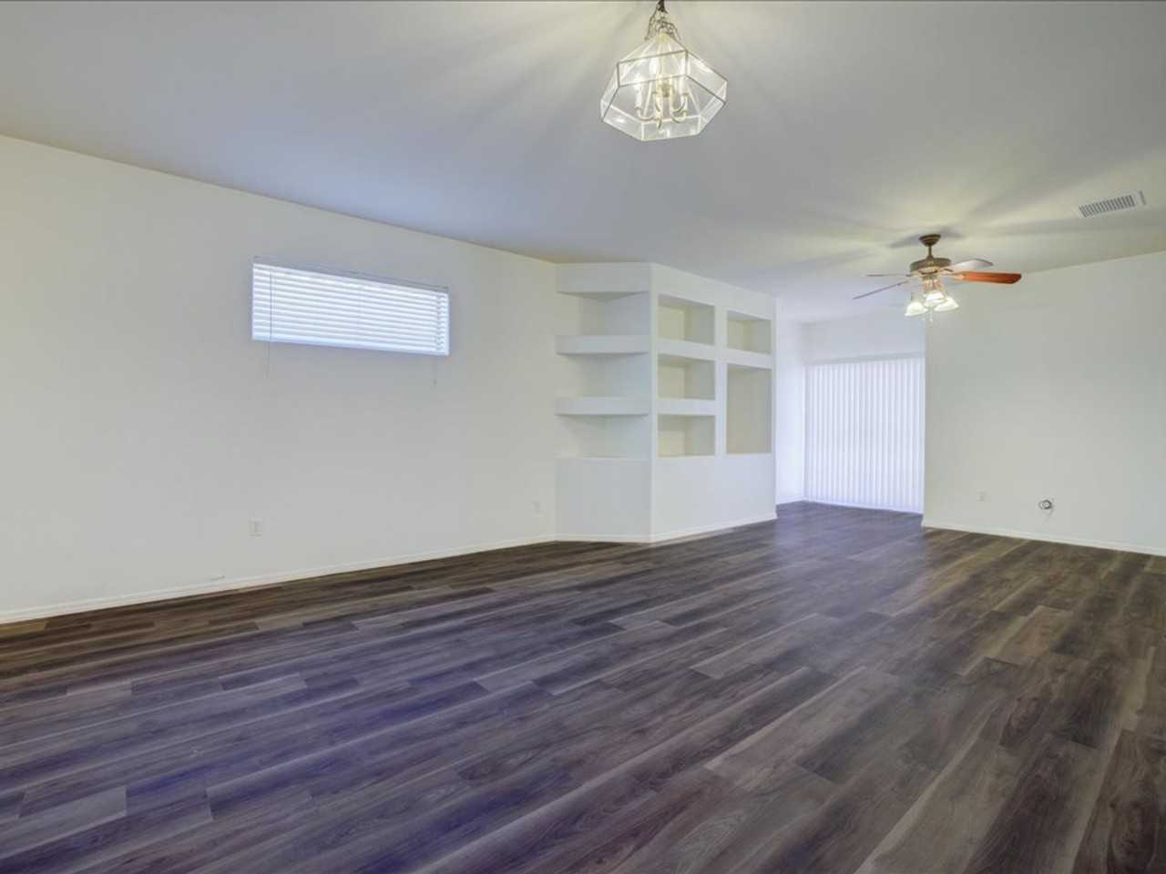 326 E Calle Nacrita - Photo 5 of 28