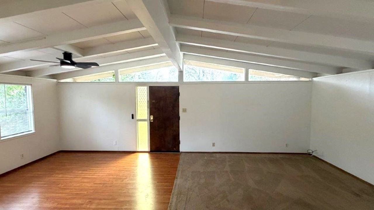 305 Kingston Ave - Photo 2 of 16