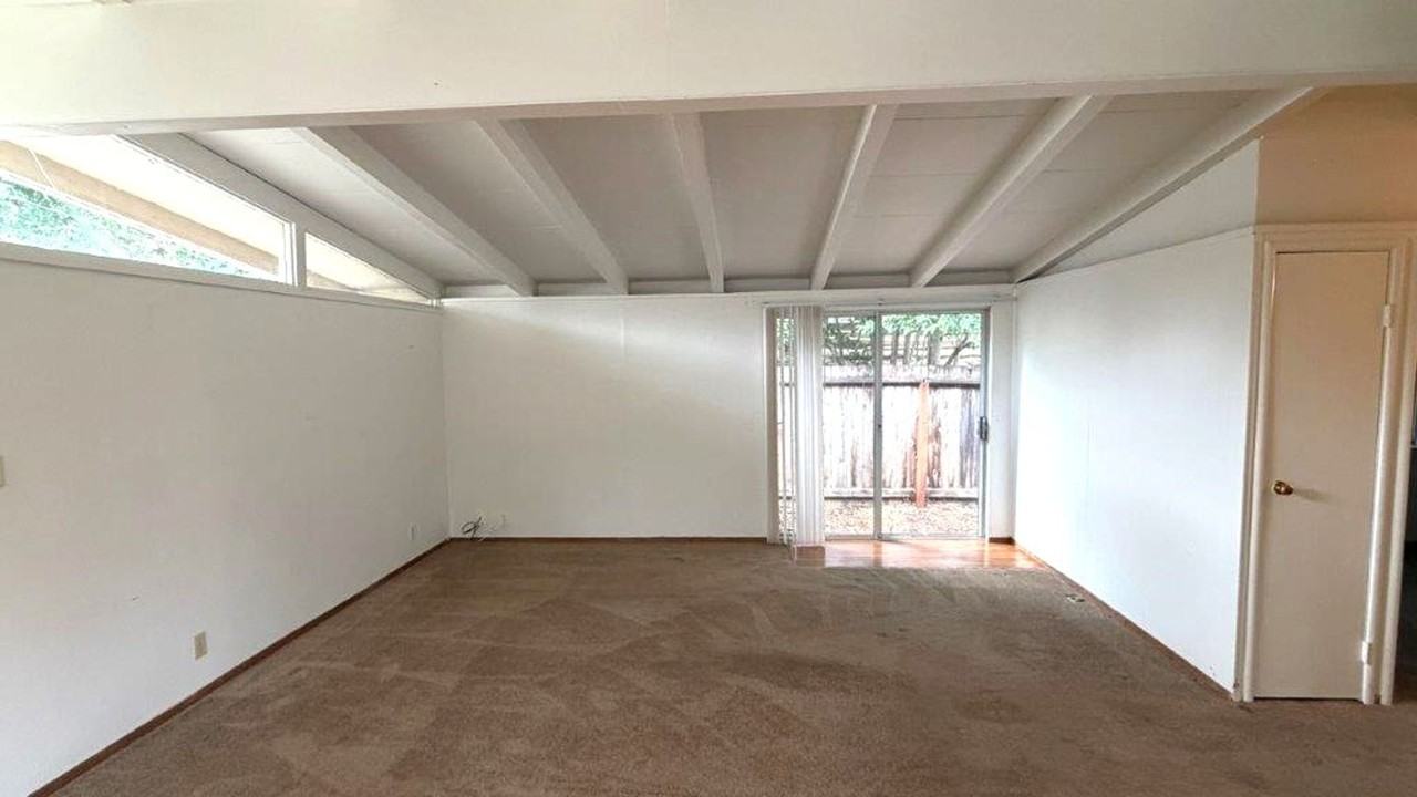 305 Kingston Ave - Photo 3 of 16