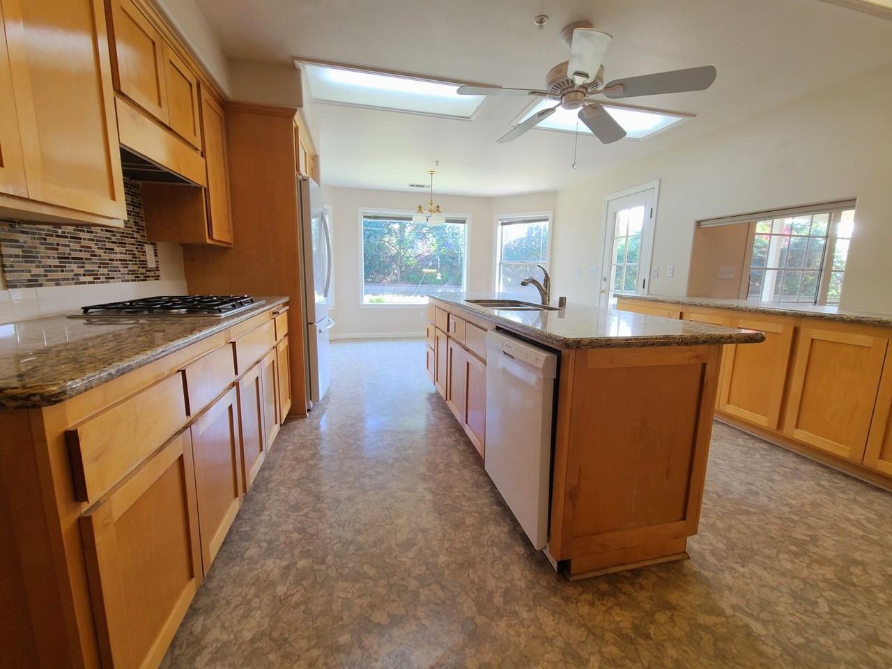 1561 Marion Rd - Photo 7 of 24