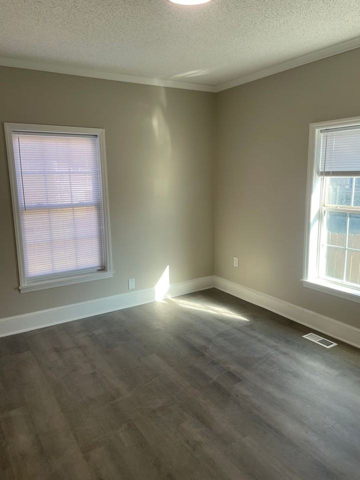 631 Junia Ave - Photo 4 of 11