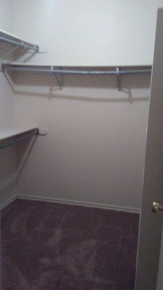 1328 Woodcreek Dr - Photo 4 of 10