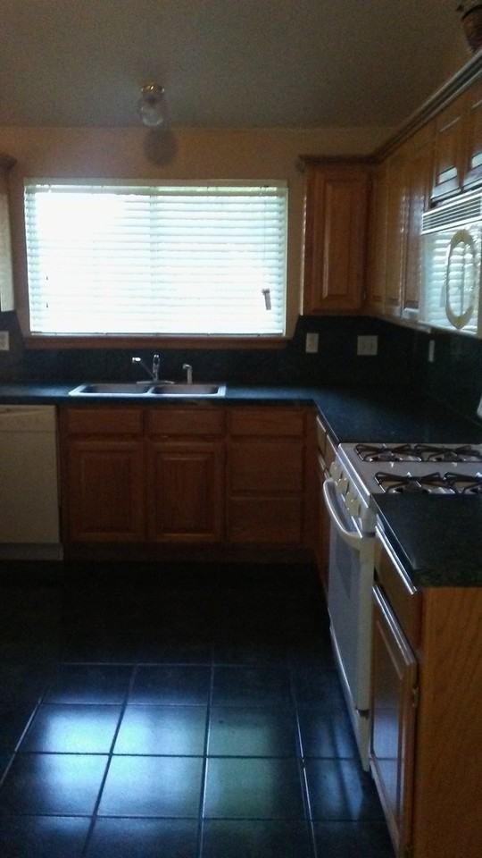 1328 Woodcreek Dr - Photo 6 of 10