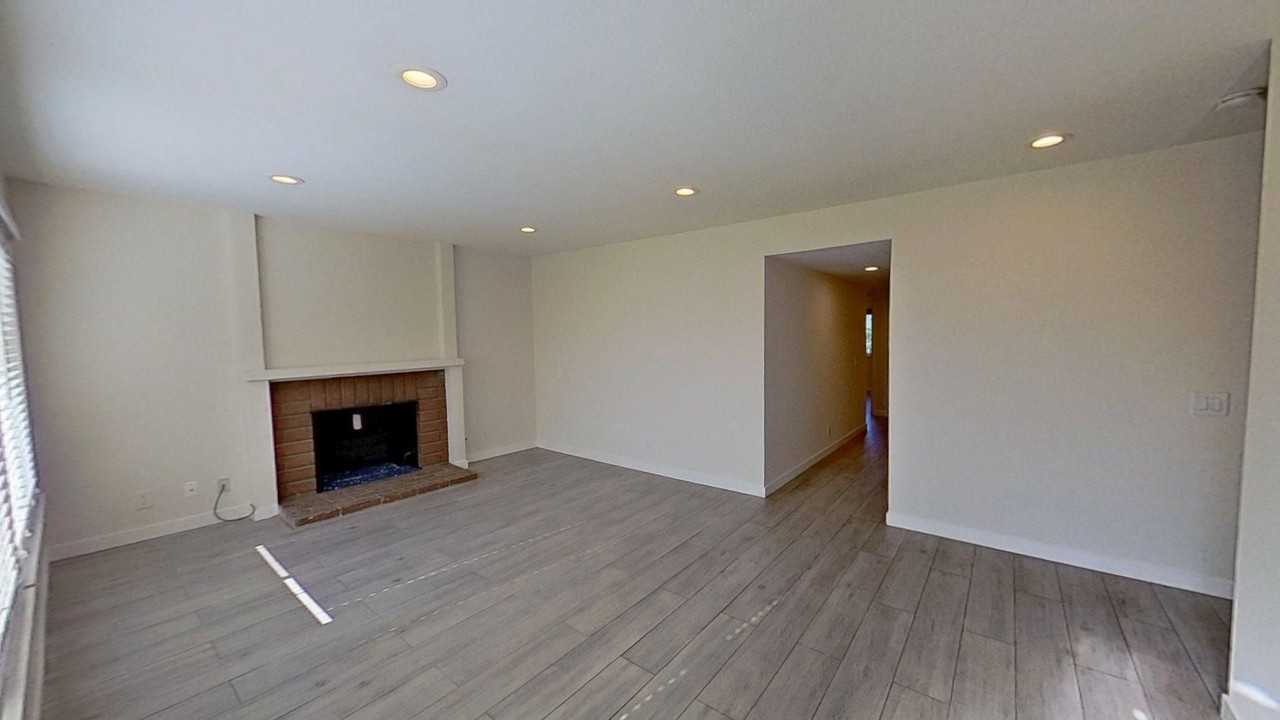 25621 Califia Dr - Photo 2 of 26