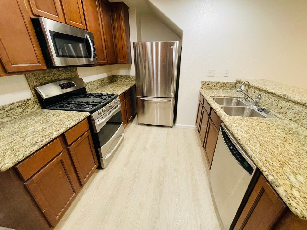 2230 Beech Cir - Photo 2 of 22