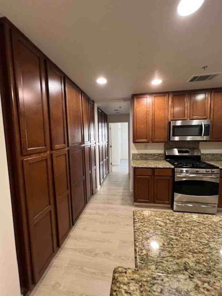 2230 Beech Cir - Photo 4 of 22