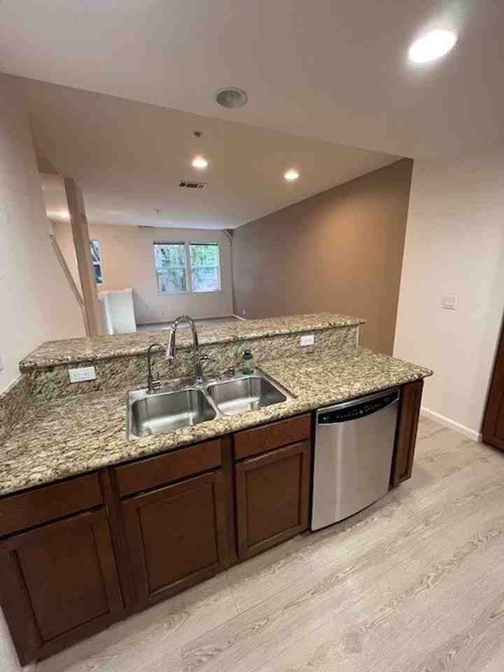 2230 Beech Cir - Photo 6 of 22