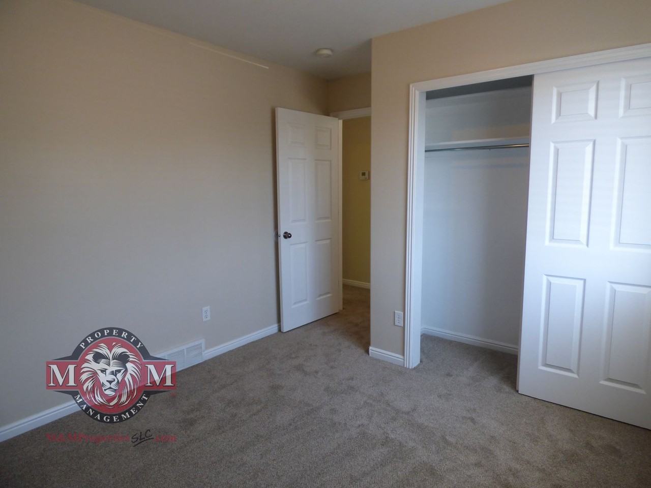 2035 E Lee Way Cir - Photo 4 of 21