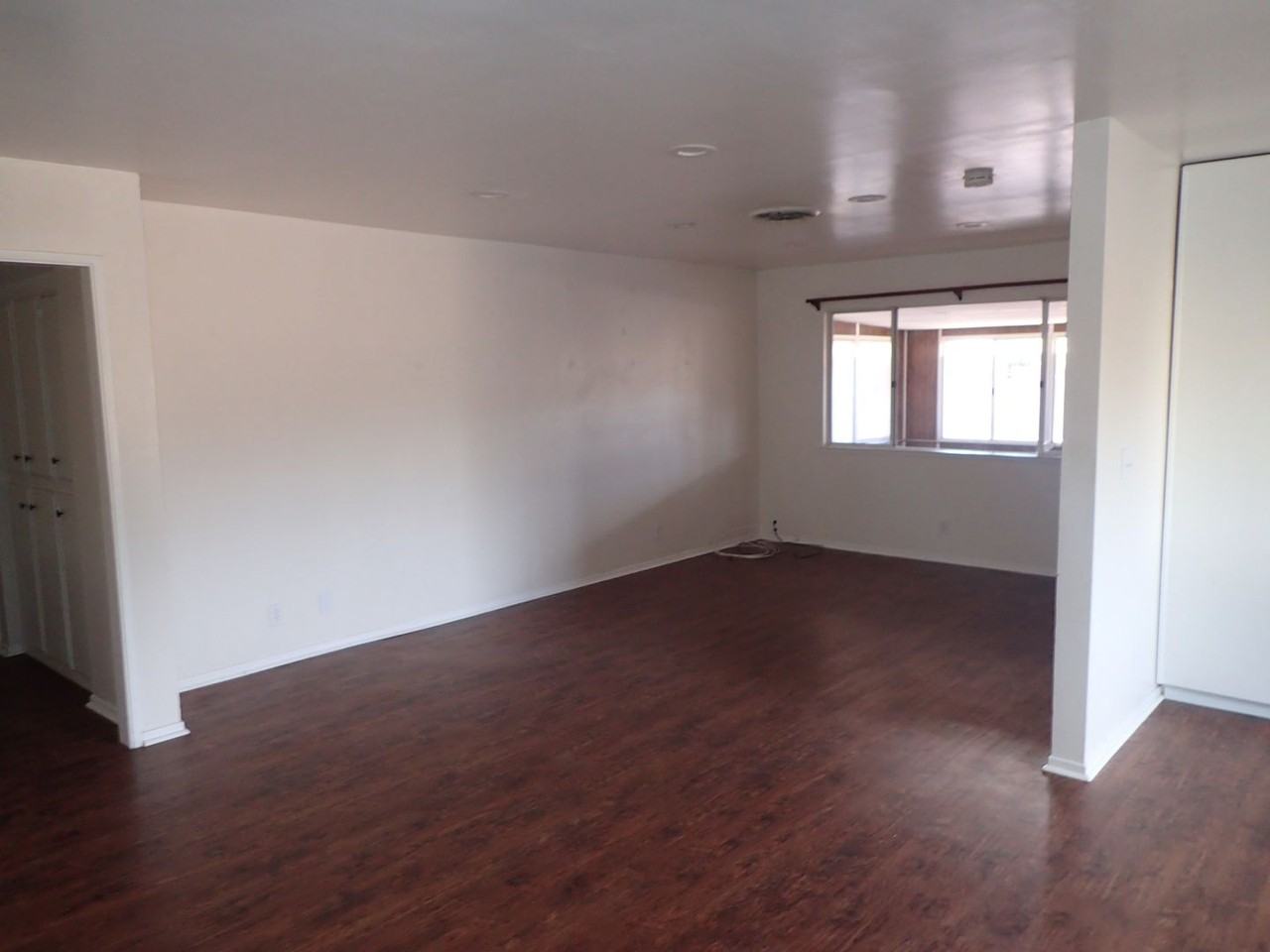 1103 Randall St - Photo 3 of 20