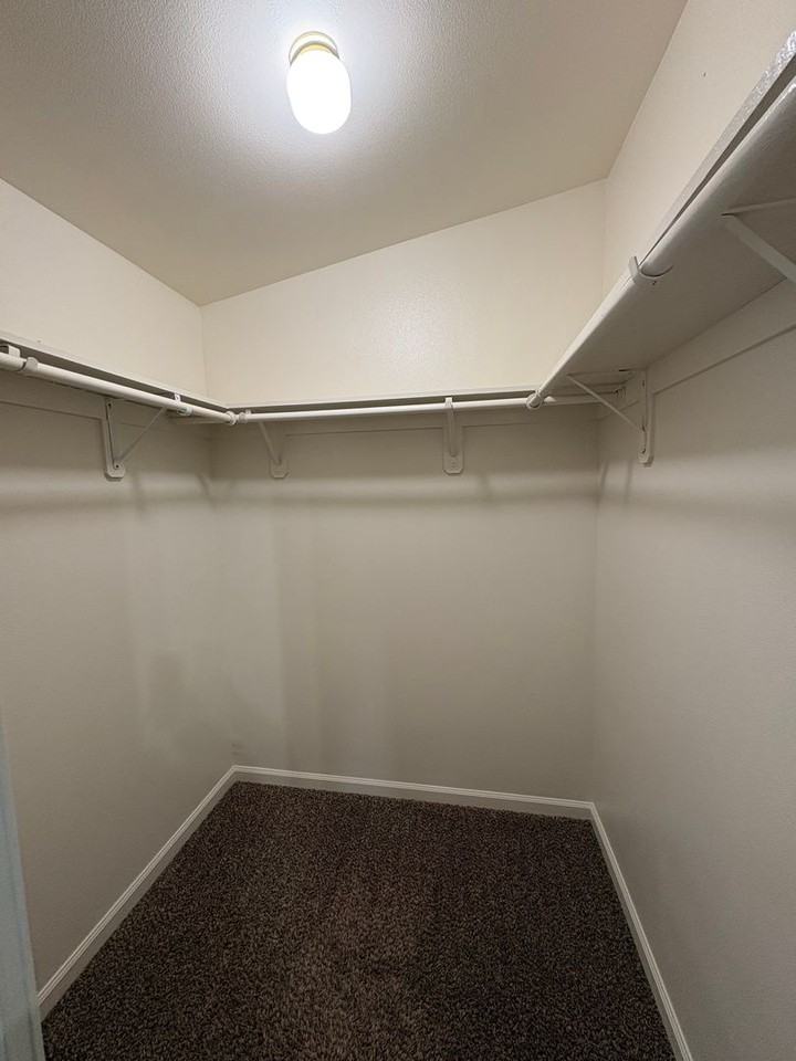 184 S Filbert Rd - Photo 5 of 34