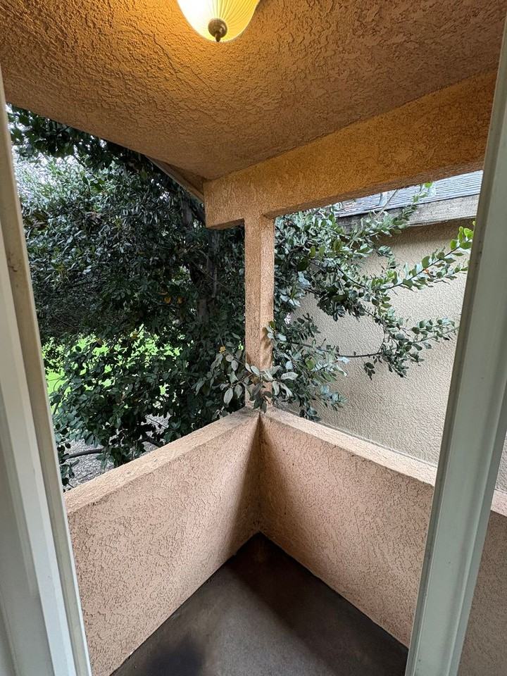 184 S Filbert Rd - Photo 7 of 34