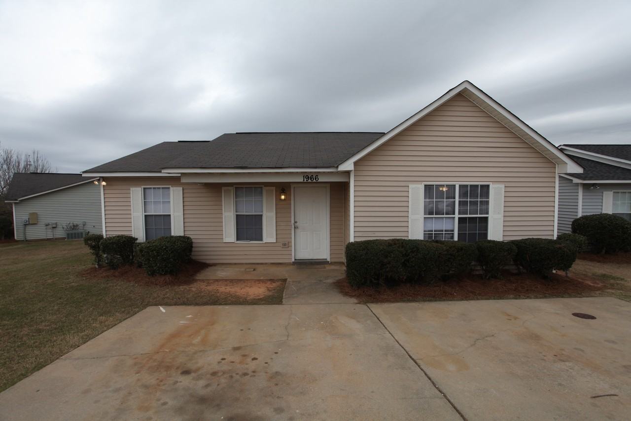 1966 Rock Ledge Ct - Photo 2 of 19
