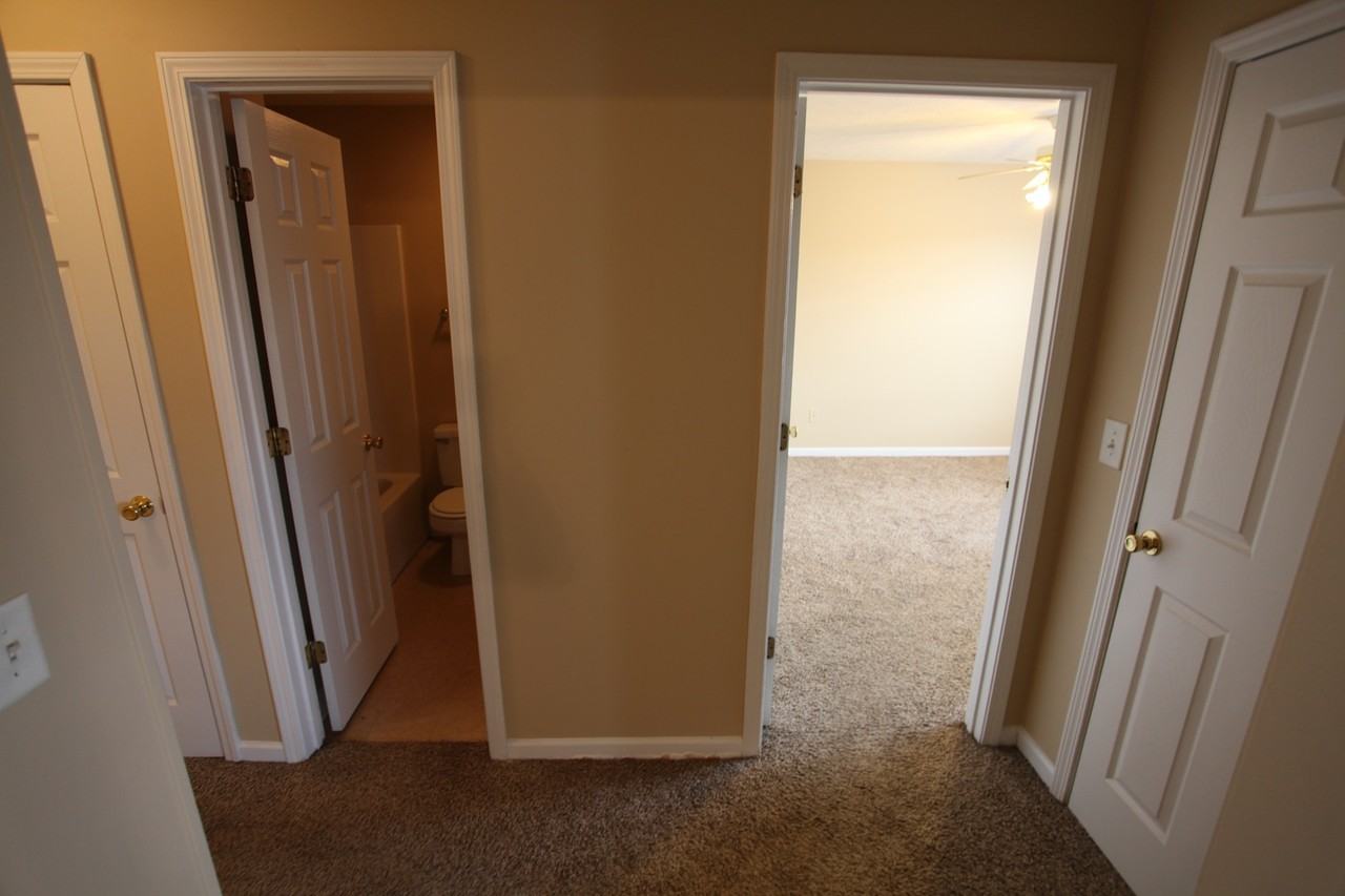 1966 Rock Ledge Ct - Photo 5 of 19