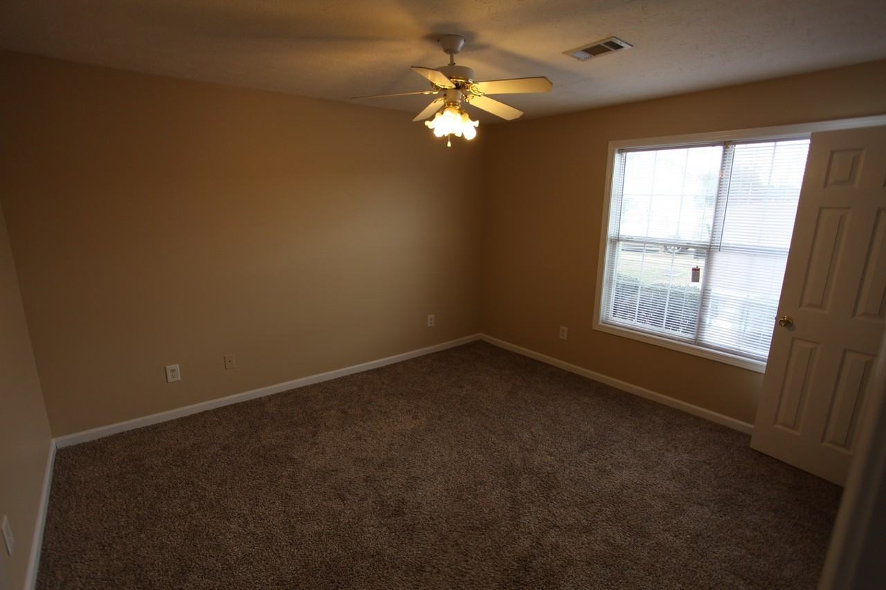 1966 Rock Ledge Ct - Photo 6 of 19