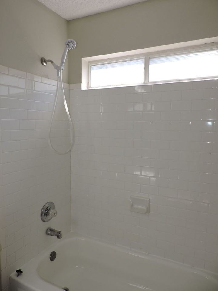 4058 Glenway Dr - Photo 3 of 22