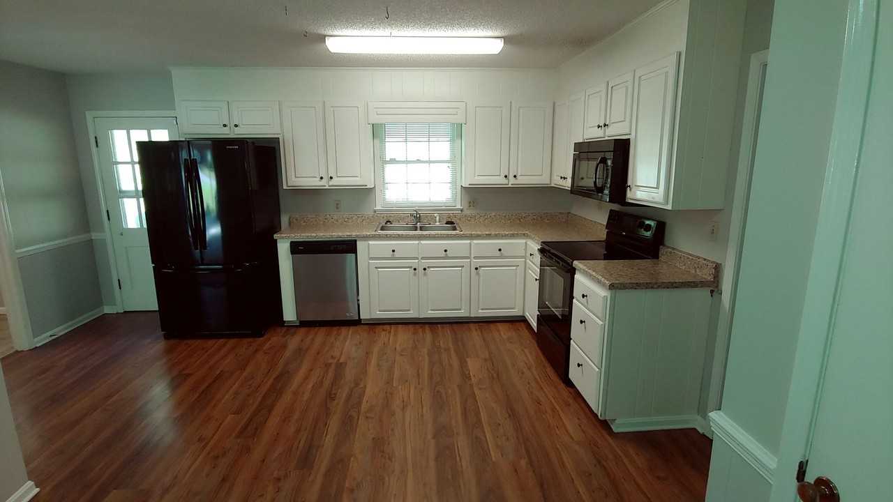 3204 Paddlecreek Ln - Photo 4 of 16