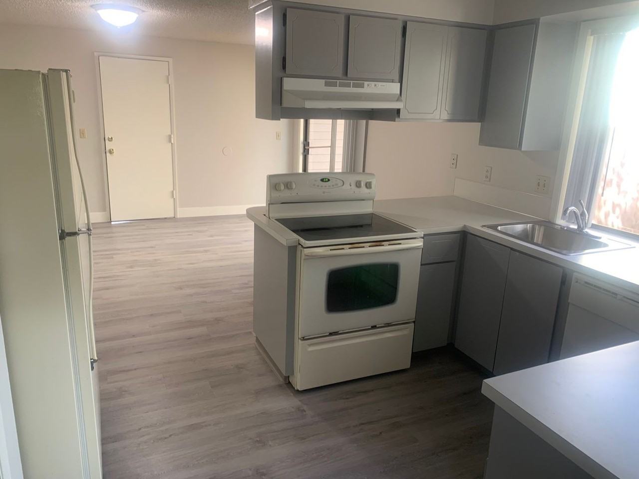 1160 Nw 183rd Ave - Photo 3 of 15