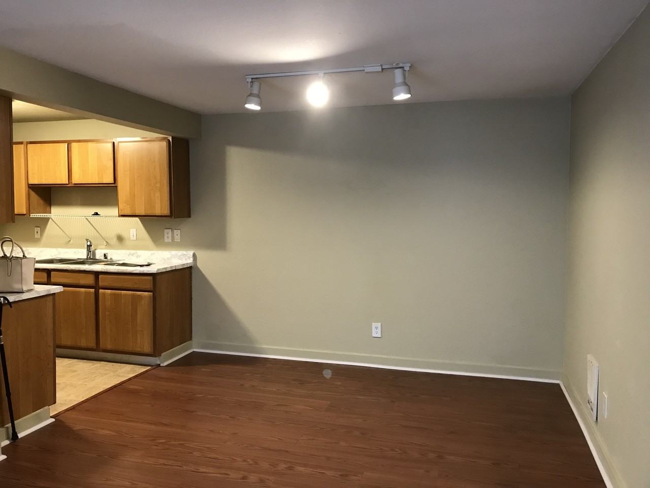 16817 Larch Way #B101 - Photo 4 of 11