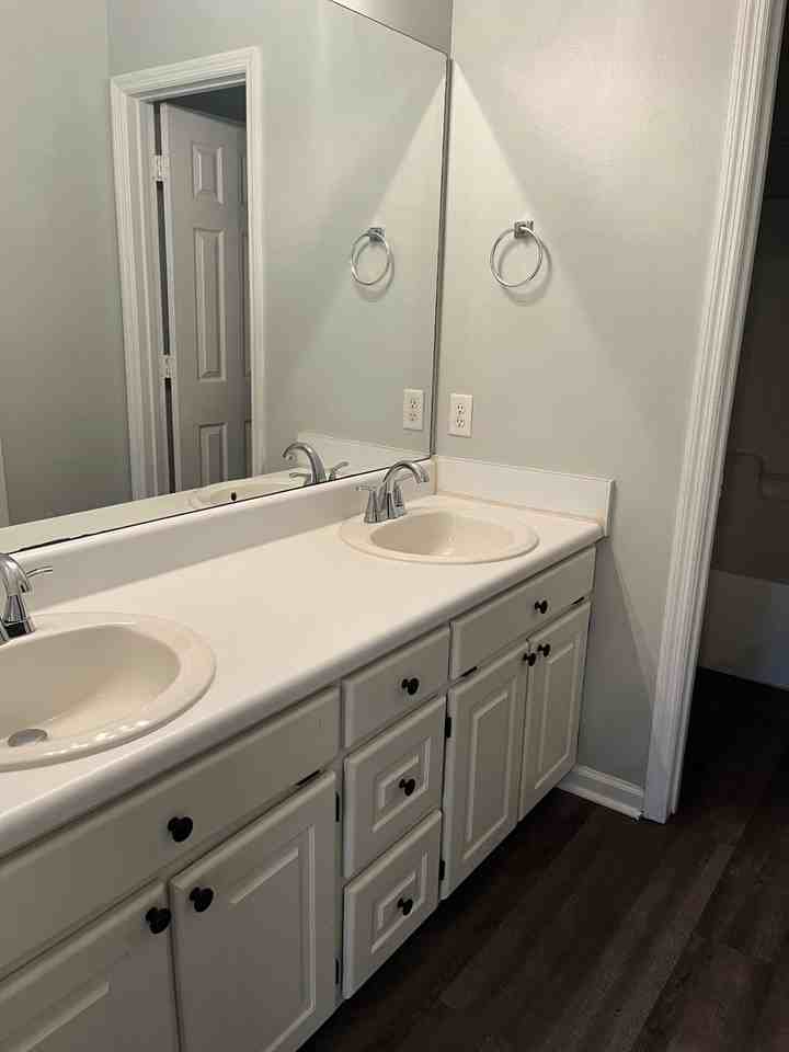 242 Mayfield Dr - Photo 3 of 9