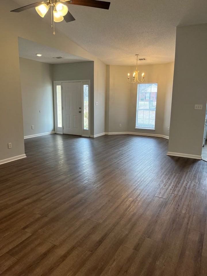 242 Mayfield Dr - Photo 5 of 9