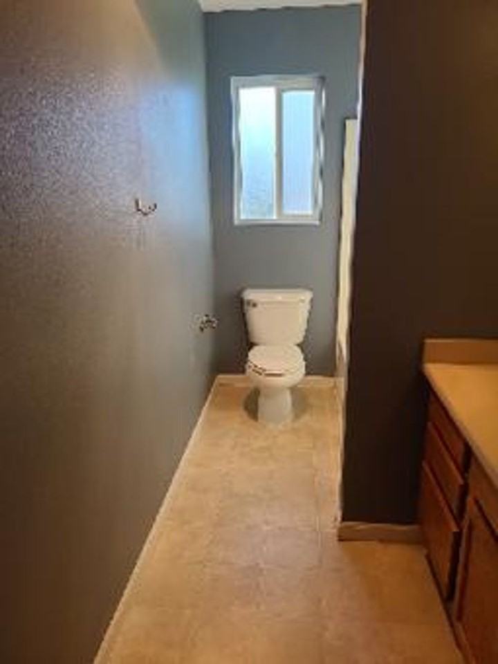 1068 Spring St - Photo 6 of 10